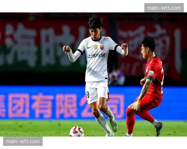 上海海港卫冕之路：伤病困扰+罚分压力，穆斯卡特面临双重挑战