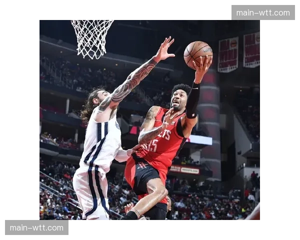 火箭132-101轻取灰熊，卡佩拉高效砍下23分13篮板