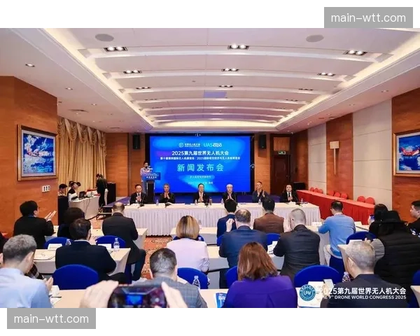 中足联宣布五月起试行新补时规则,确保净比赛时间提升观赏性与数据有效性 中足联宣布五月起试行新补时规则,确保净比赛时间提升观赏性与数据有效性
